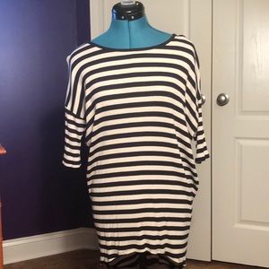 LuLaRoe, Black and White Striped Tunic, XXS